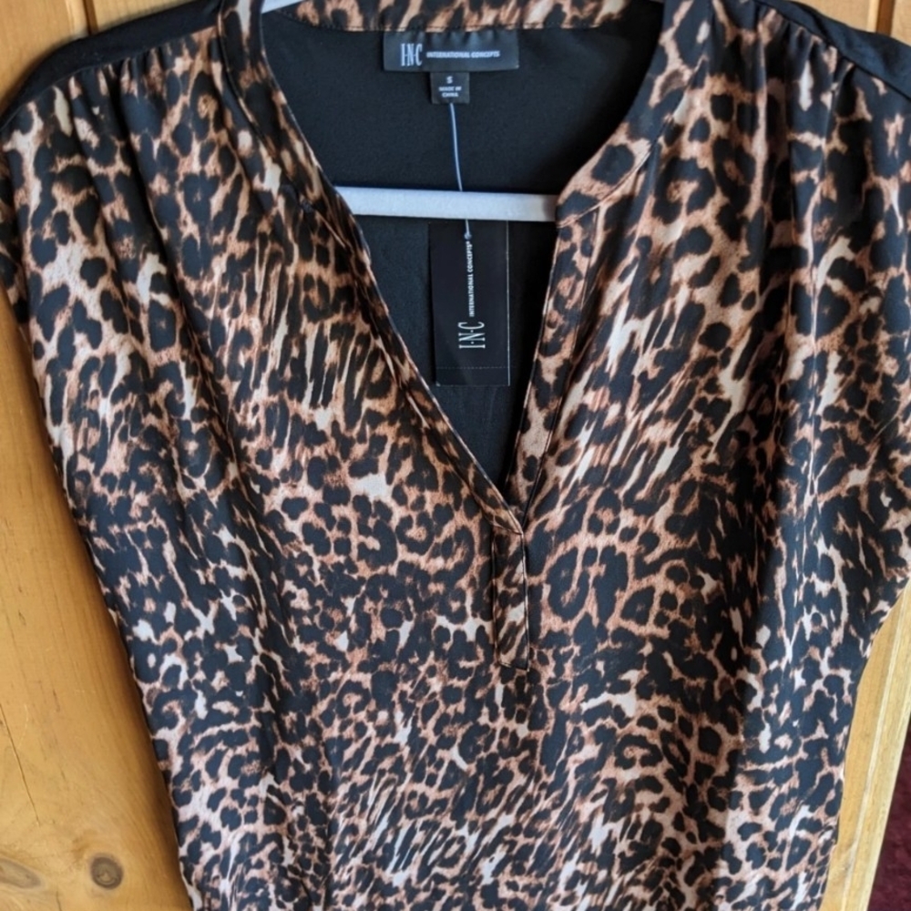 INC International Concepts Leopard Printed V- Neck Front Top, Capped Sleeves (S)